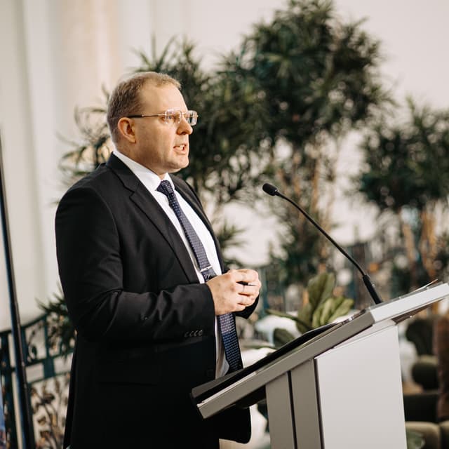 Dr. Kārlis Bukovskis