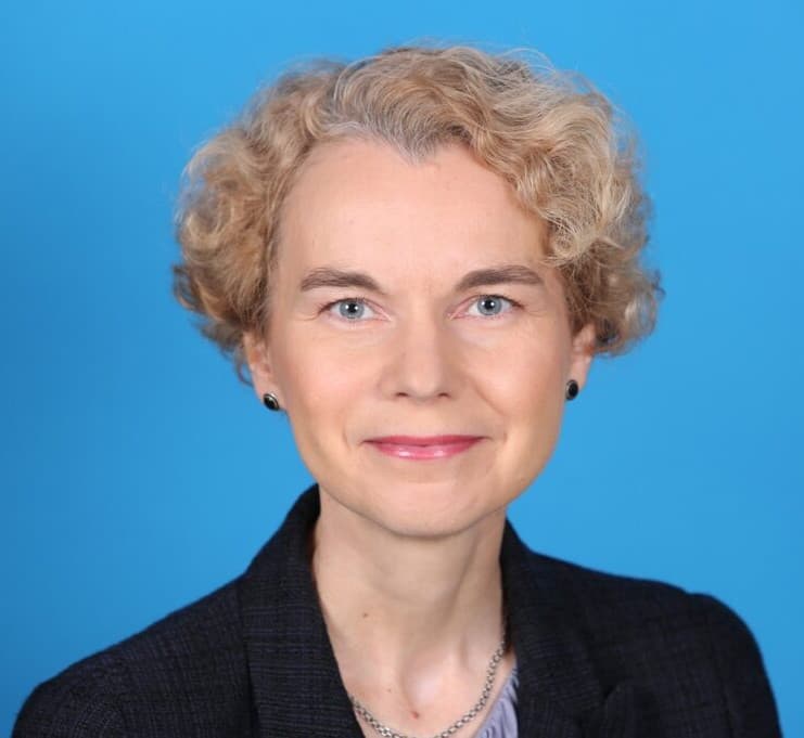 Dr. Kristi Raik